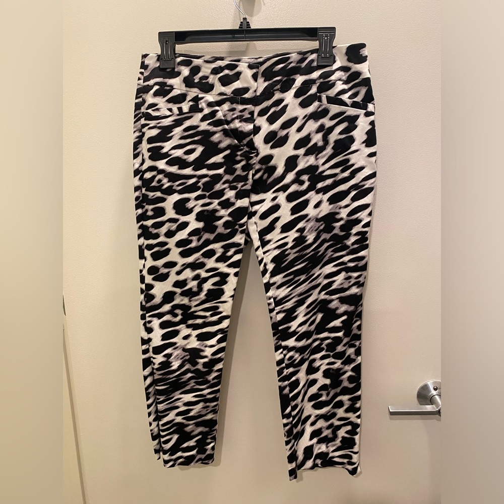 NY&Company Ankle-Length Pants